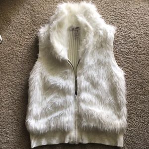 Faux fur white vest